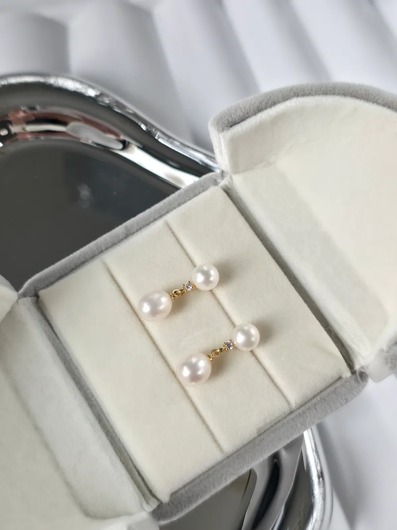 A03 ต่างหูไข่มุกแท้ รุ่น Double Drop | Freshwater Pearl คัดเกรด AAA + ตัวเรือนเงินแท้S925 ชุปทอง 18k image 4
