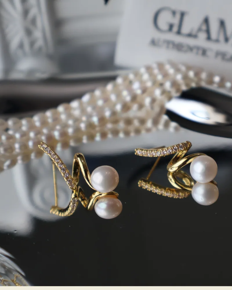 A04 ต่างหูไข่มุกแท้ รุ่นGolden Twist เงินแท้S925 ชุบทอง18k — alternate view