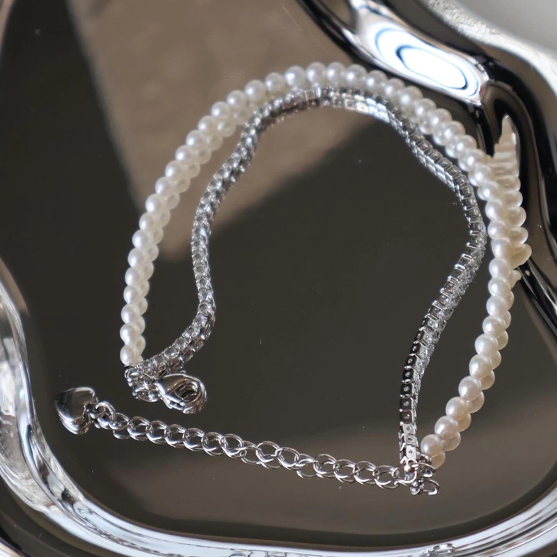 B01 สร้อยข้อมือไข่มุกแท้ The Quiet Grace Bracelet ไข่มุก3-4mm สร้อยข้อมือ 2เลเยอร์ ดีไซน์ไข่มุก เพชร image 3