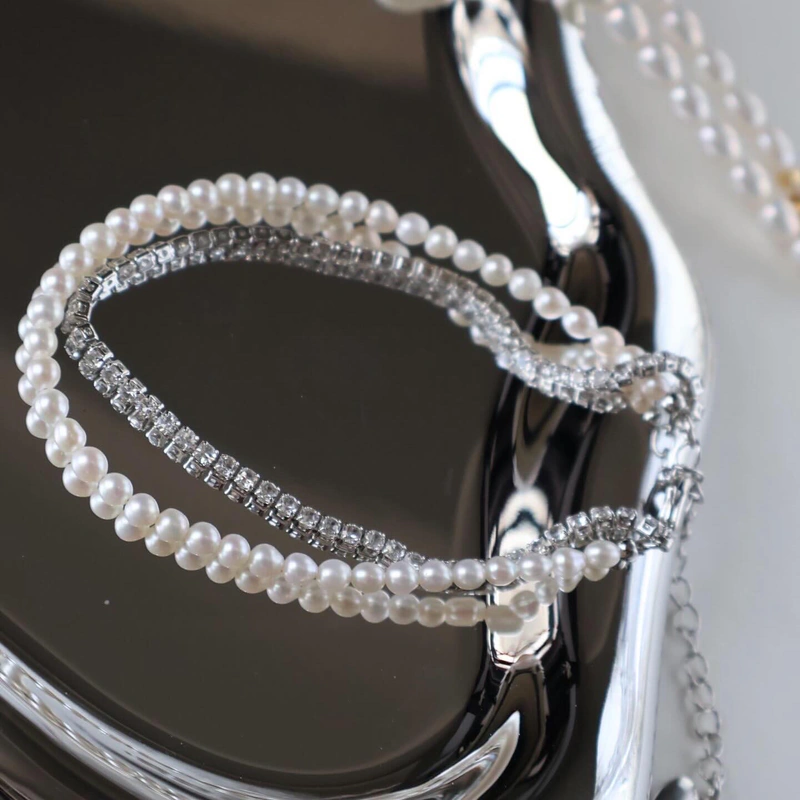 B01 สร้อยข้อมือไข่มุกแท้ The Quiet Grace Bracelet ไข่มุก3-4mm สร้อยข้อมือ 2เลเยอร์ ดีไซน์ไข่มุก เพชร image 6