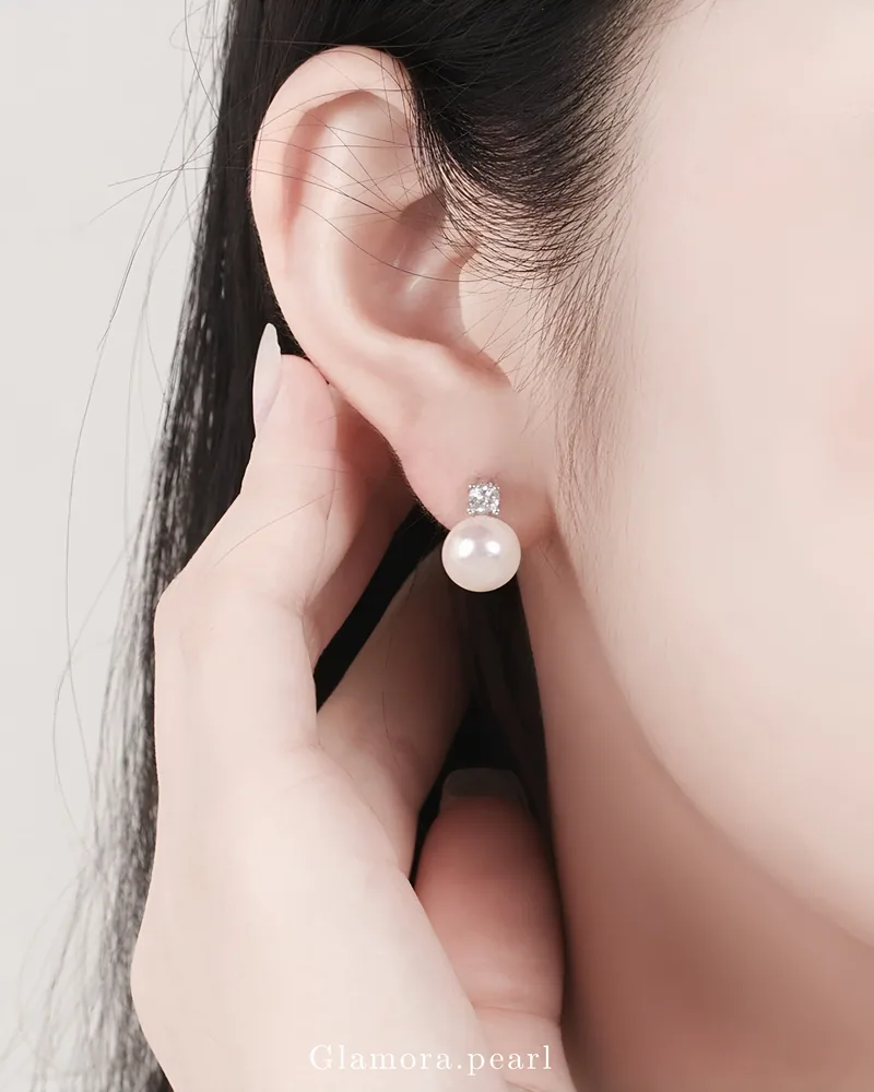 E01 ต่างหูไข่มุกแท้ รุ่นSparkle เพชรสวิสCZ ไข่มุกขนาด8-9มม. ตัวเรือนเงินแท้ S925 — alternate view