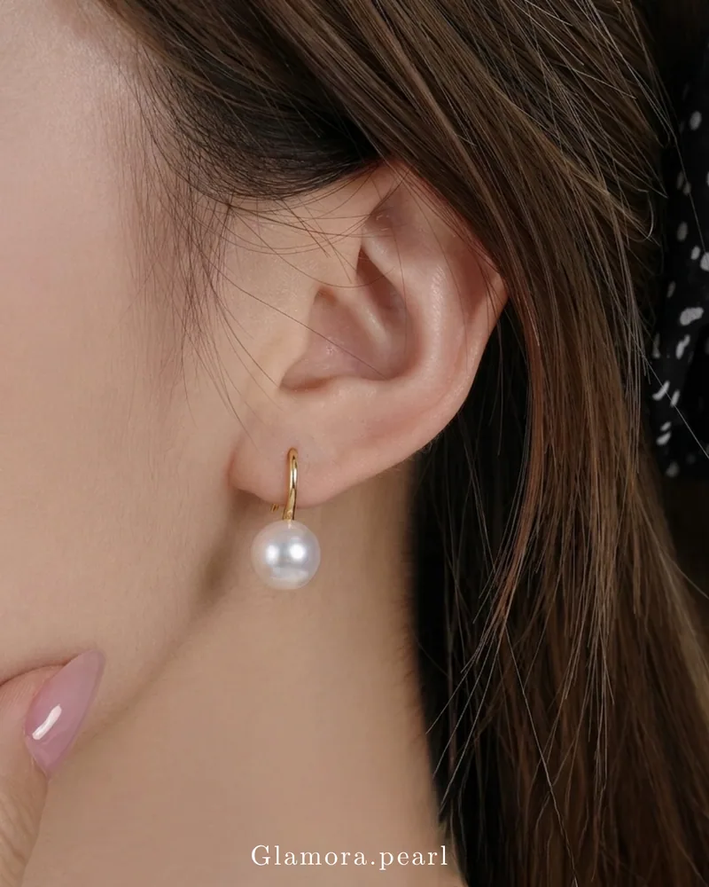 E03 ต่างหูไข่มุกแท้ ขนาด 9-10mm รุ่นClassic Hook ตัวเรือนเงินแท้ S925 ชุปทอง14k — alternate view