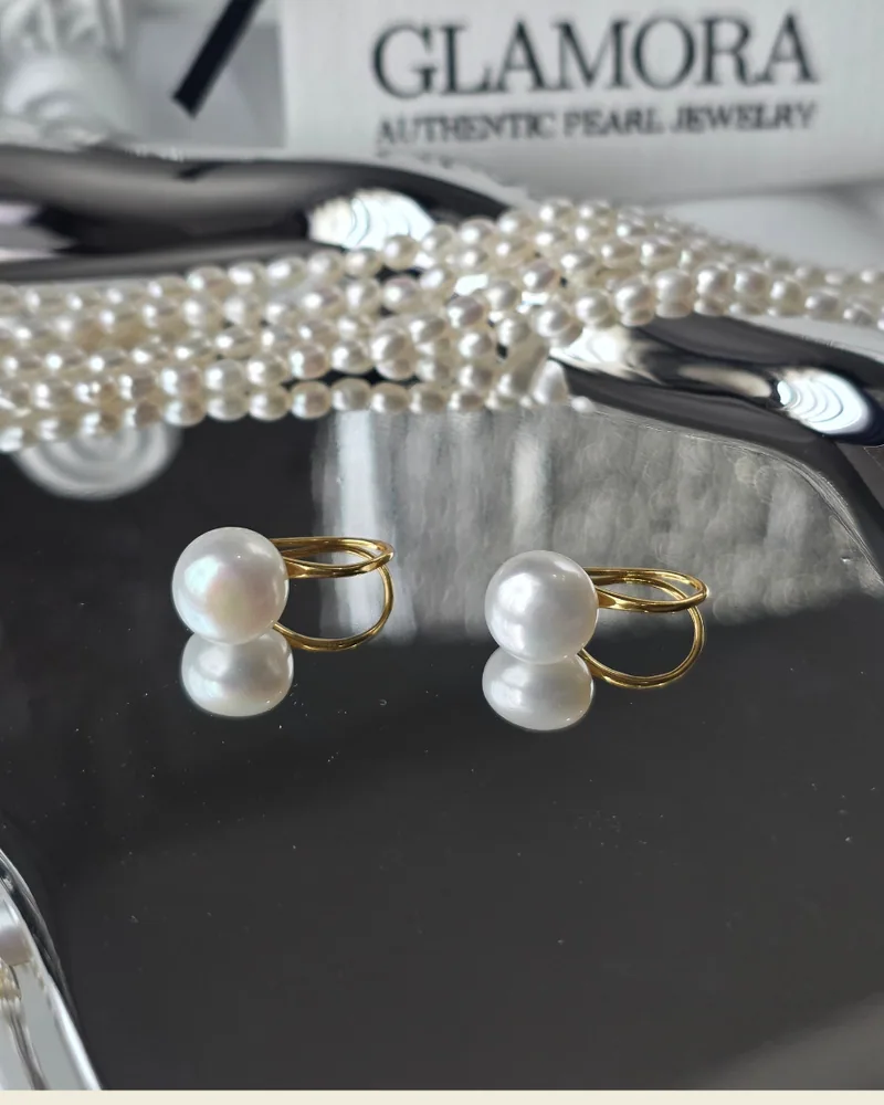 E03 ต่างหูไข่มุกแท้ ขนาด 9-10mm รุ่นClassic Hook ตัวเรือนเงินแท้ S925 ชุปทอง14k image 4