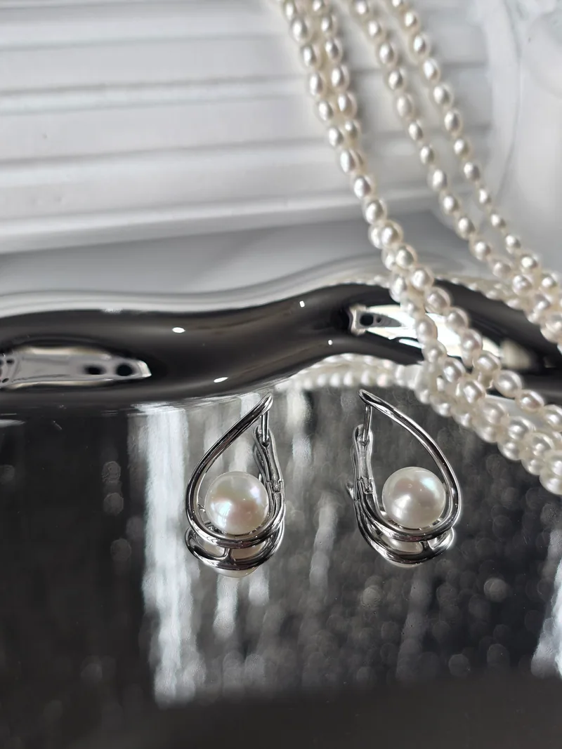 Silver Drop Pearl Earrings image 7