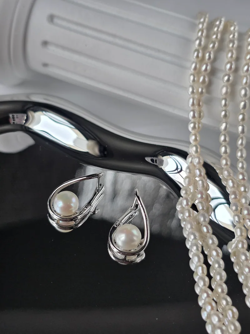 Silver Drop Pearl Earrings image 8