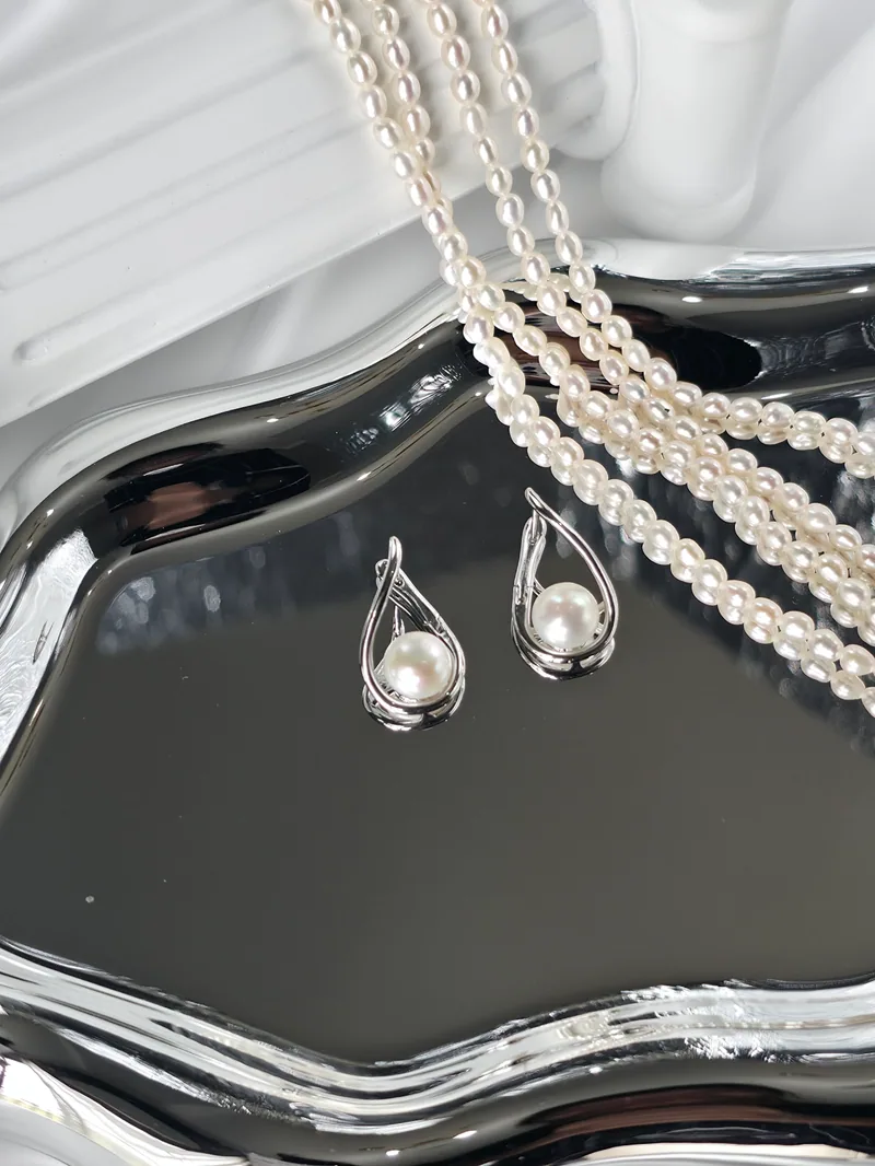 Silver Drop Pearl Earrings image 9