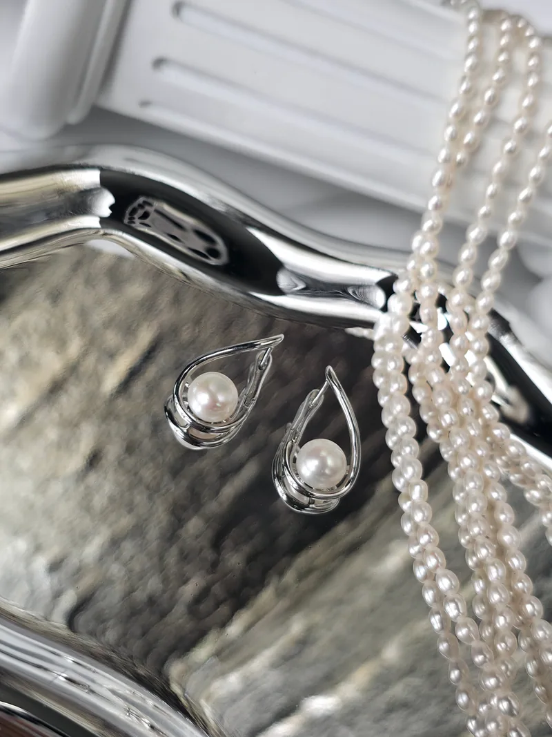 Silver Drop Pearl Earrings image 13
