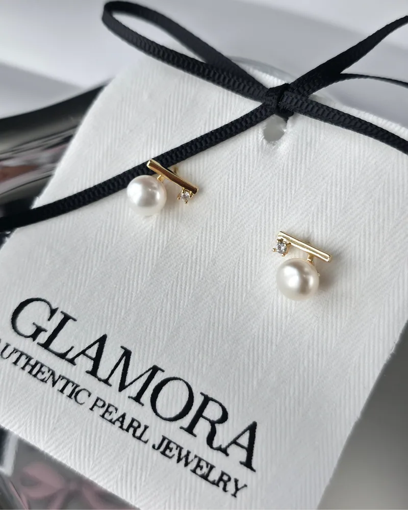 E10 ต่างหูไข่มุกแท้ รุ่น Linea Pearl ตัวเรือนเงินแท้ชุบทองคำแท้ 18K / ฝังเพชร CZ image 5