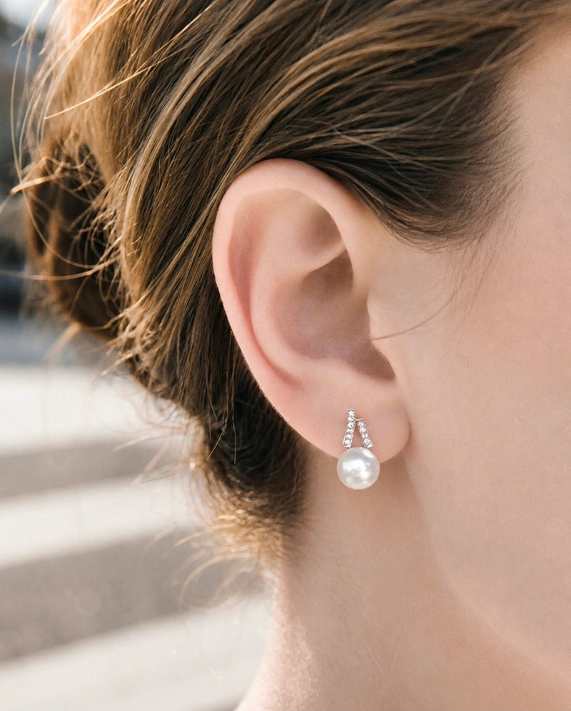 E13 ต่างหูไข่มุกแท้ รุ่น The Modern Geo Pearl Earring ไข่มุกขนาด7-8มม. ตัวเรือนเงินแท้ S925 image 3