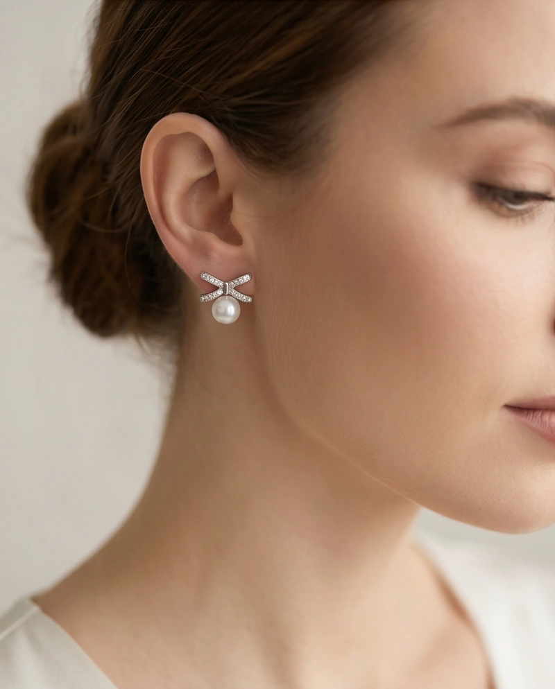 E18 ต่างหูไข่มุกแท้ รุ่น The Serenade Pearl Earrings ไข่มุกขนาด7-8มม. ตัวเรือนเงินแท้ S925 image 4